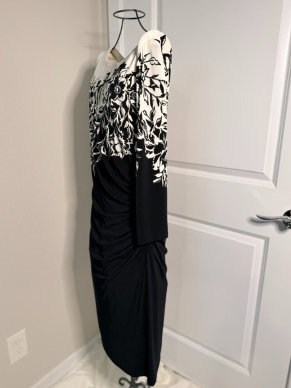 Lauren Ralph Lauren Floral Print Ruched Sheath Dress Size 12 - Picture 7 of 11